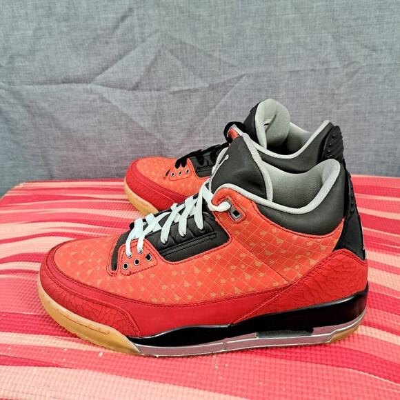 %Size 10.5 Nike Air Jordan III (3) DoernBecher DB Sneakers 2013 Men A 23
